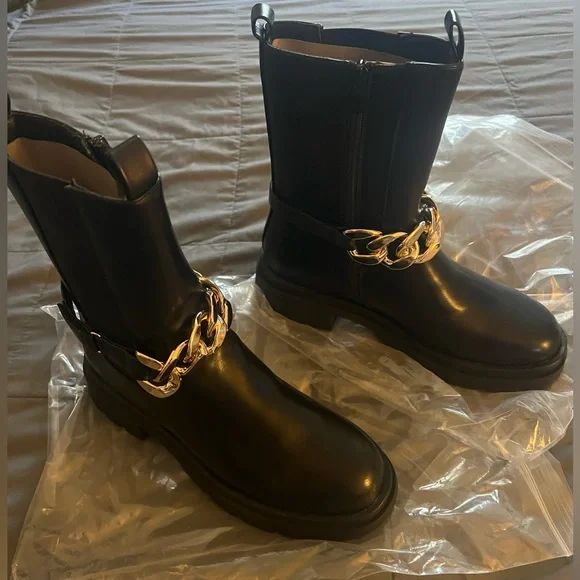 Women’s Chelsea style gold chain boots - Picture 2 of 10